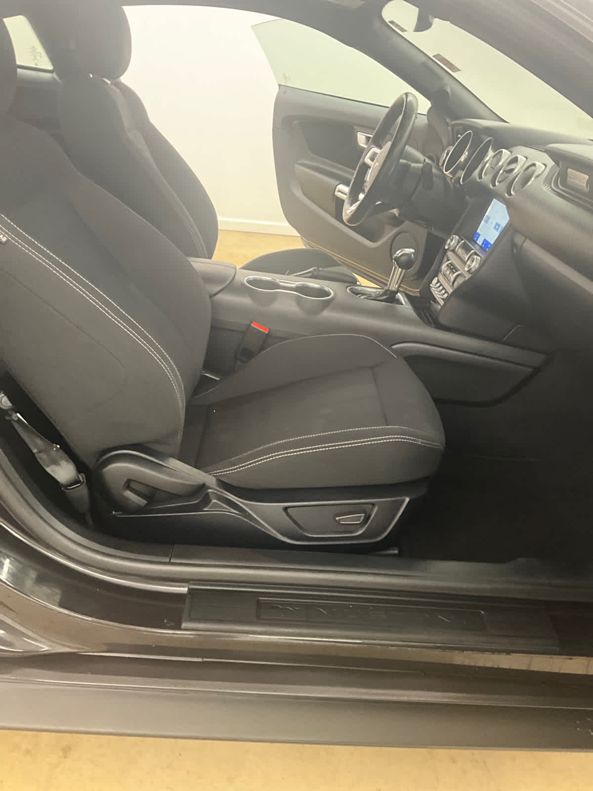 2022 Ford Mustang EcoBoost