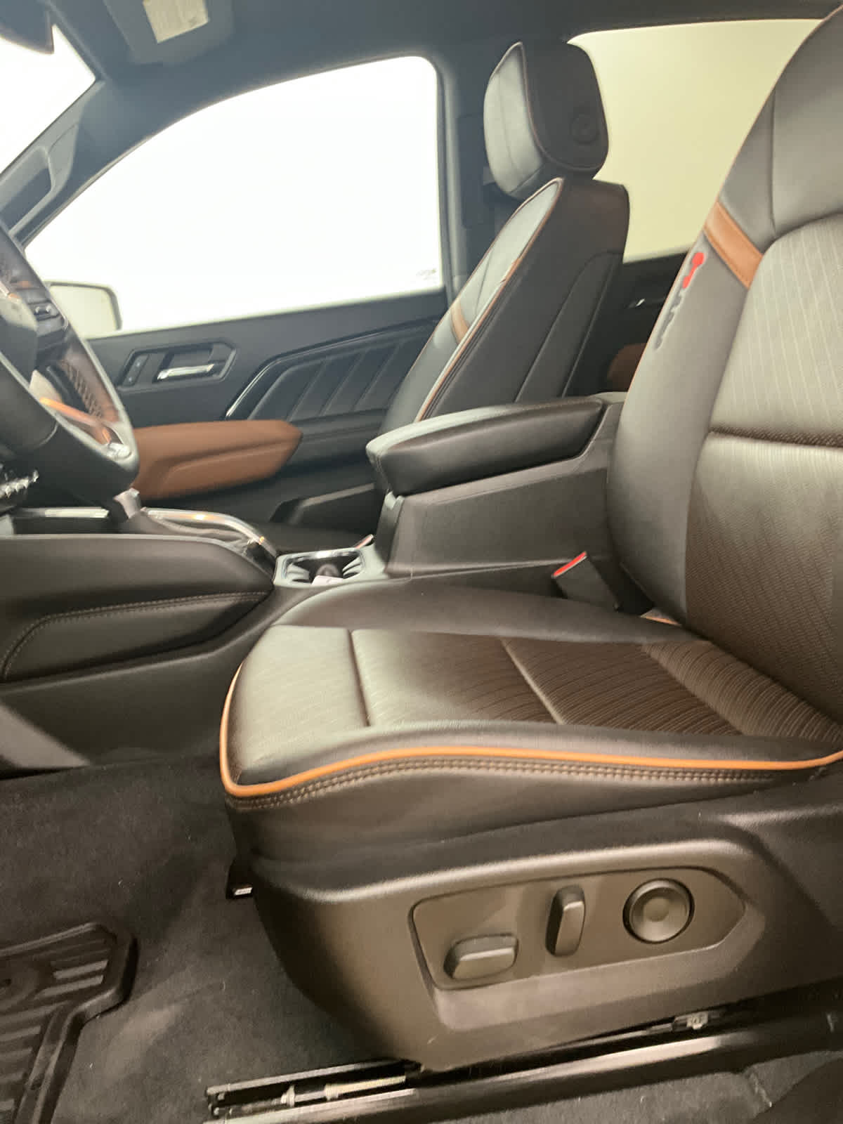 2023 GMC Canyon 4WD AT4