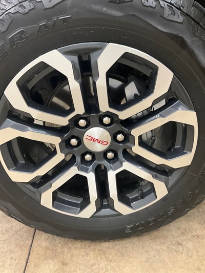 2023 GMC Canyon 4WD AT4