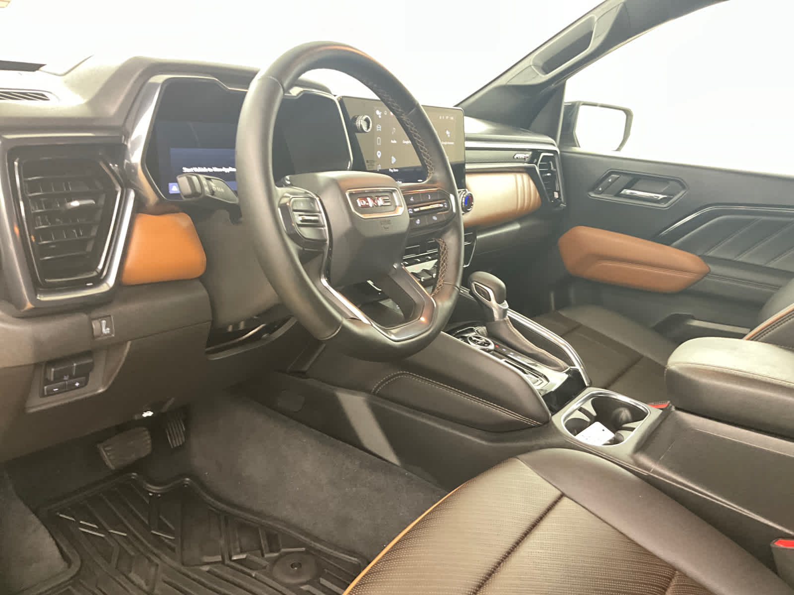 2023 GMC Canyon 4WD AT4