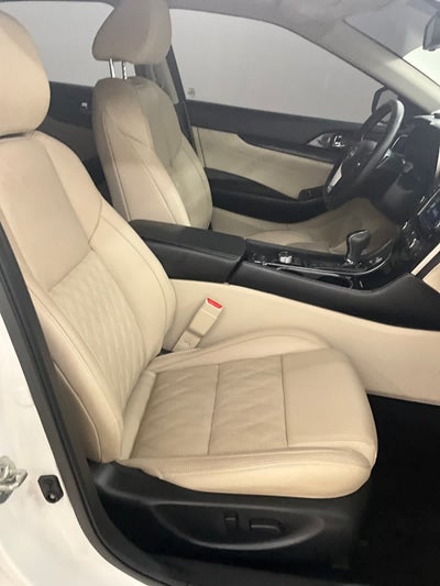 2023 Nissan Maxima Platinum