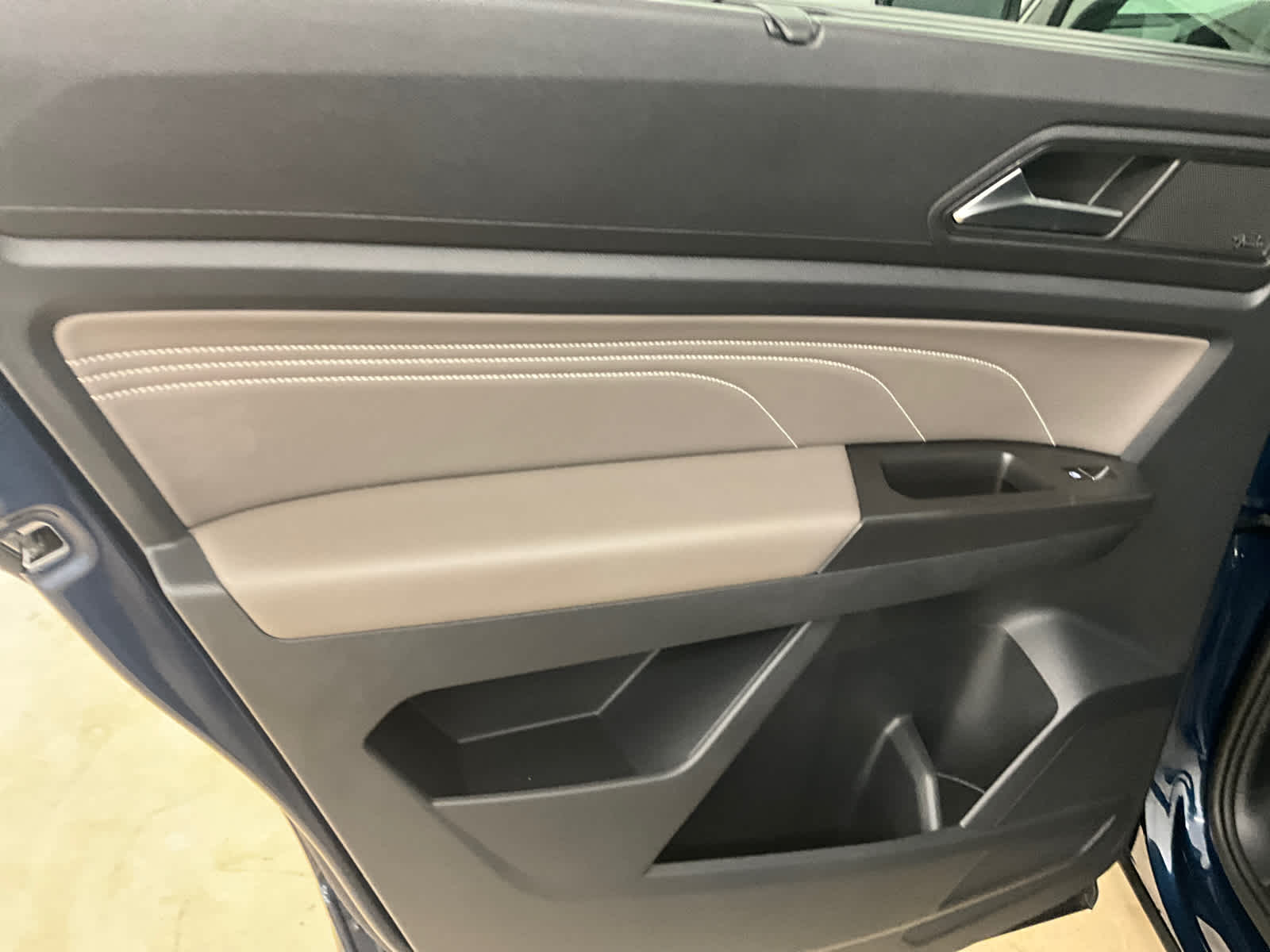 2022 Volkswagen Atlas 3.6L V6 SEL Premium R-Line