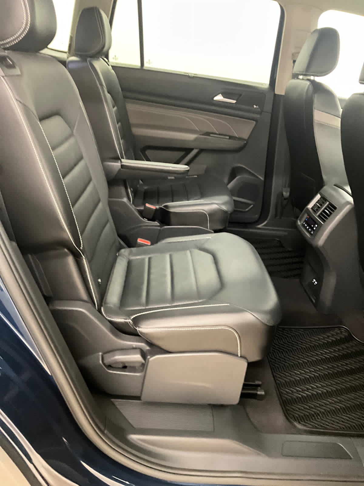 2022 Volkswagen Atlas 3.6L V6 SEL Premium R-Line