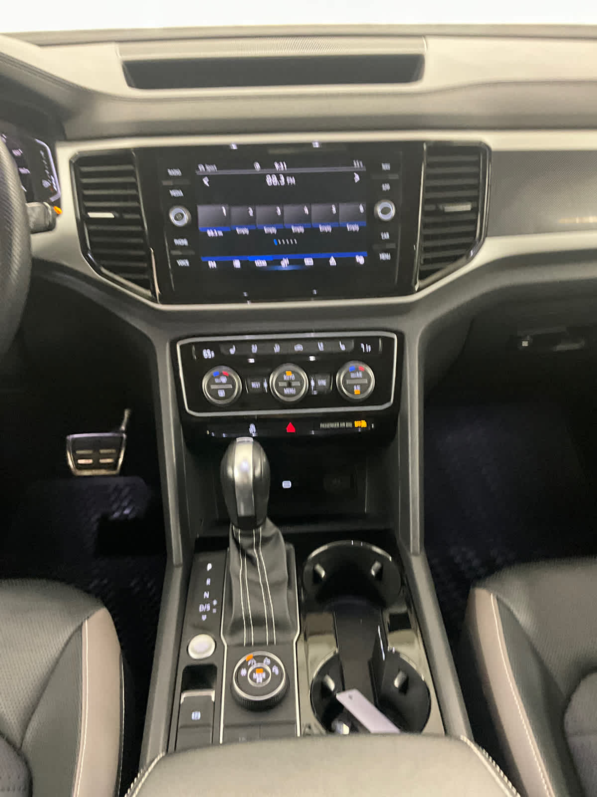 2022 Volkswagen Atlas 3.6L V6 SEL Premium R-Line