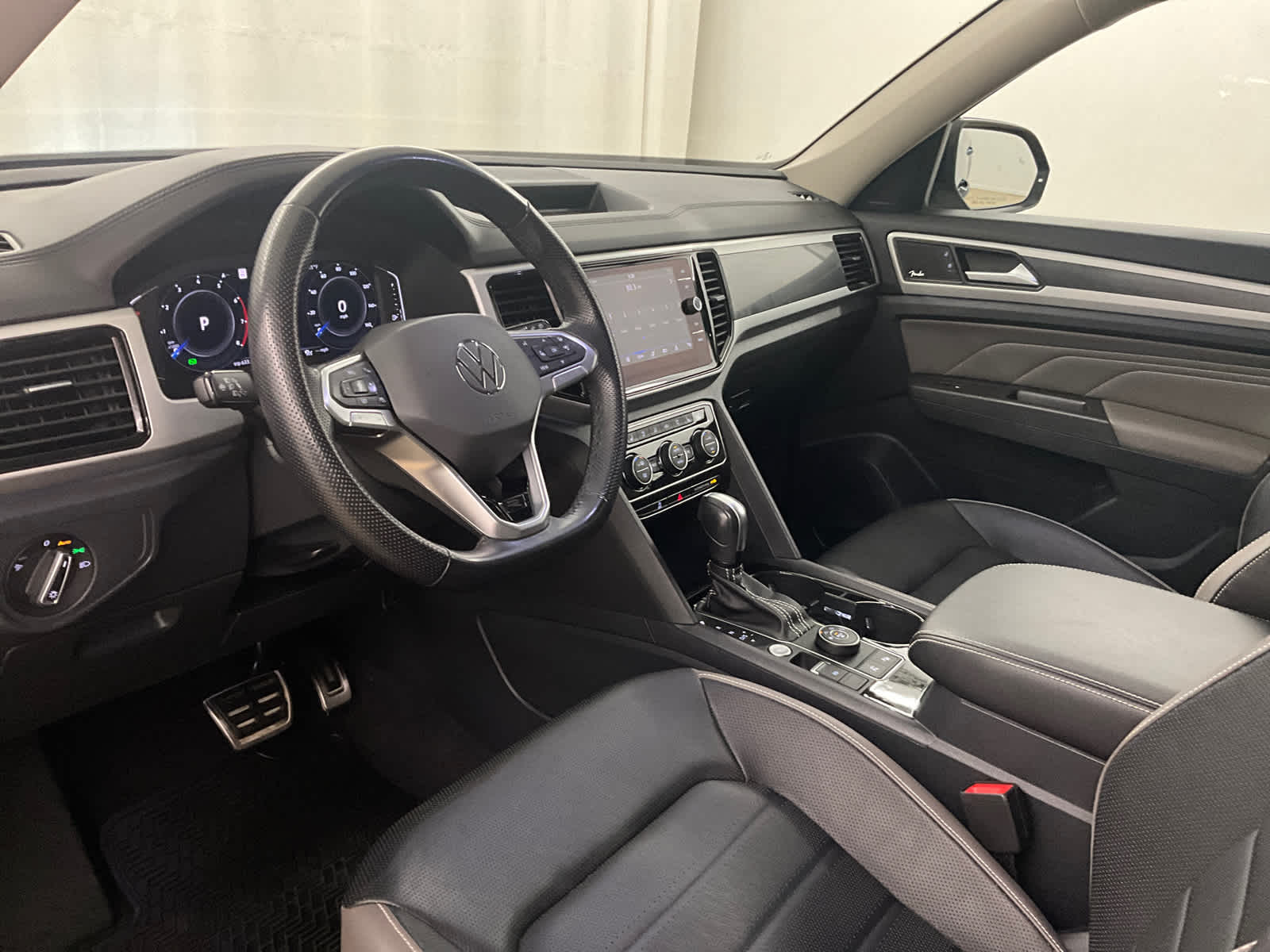 2022 Volkswagen Atlas 3.6L V6 SEL Premium R-Line