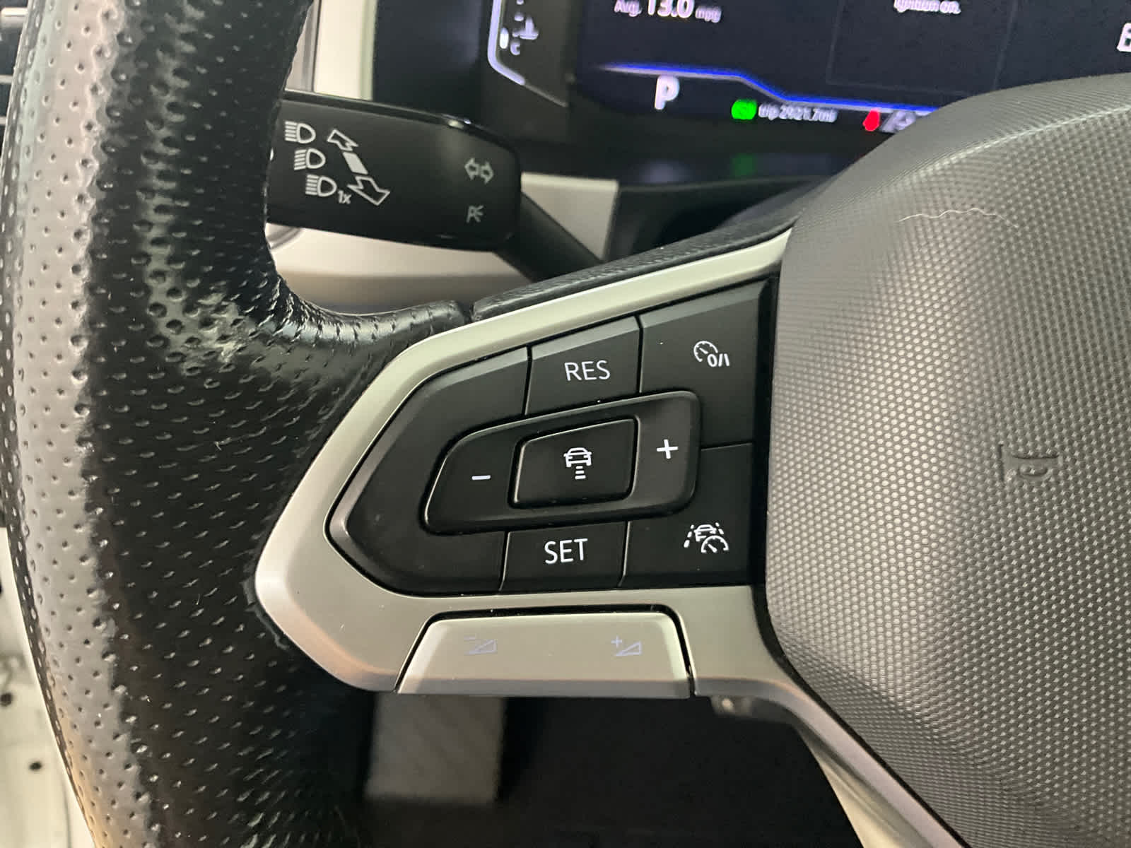 2022 Volkswagen Atlas 3.6L V6 SEL Premium R-Line