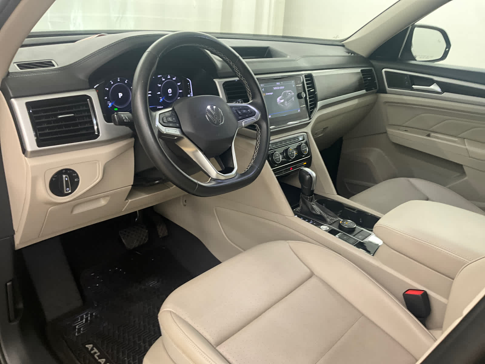 2023 Volkswagen Atlas 3.6L V6 SE w/Technology