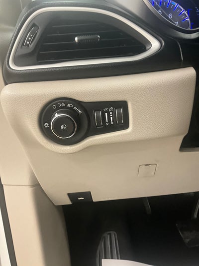 2020 Chrysler Pacifica Touring L