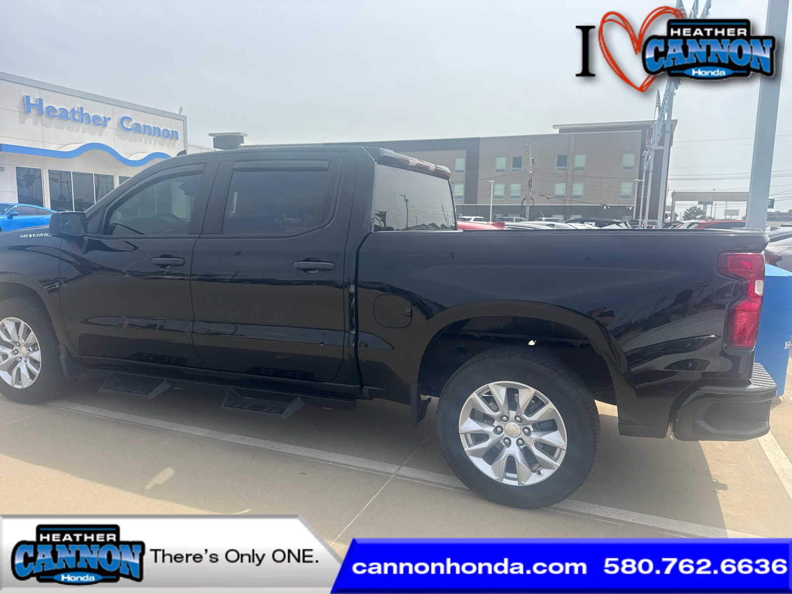 2023 Chevrolet Silverado 1500 Custom