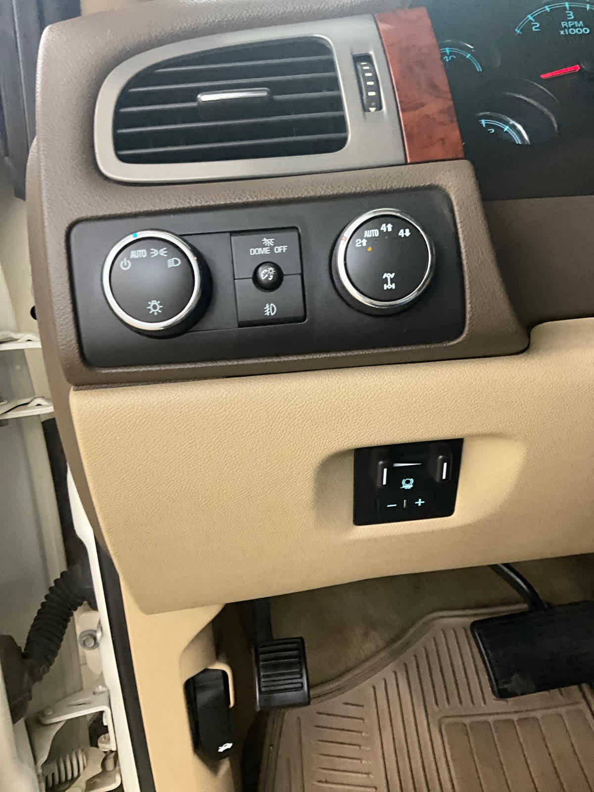 2013 Chevrolet Avalanche LTZ