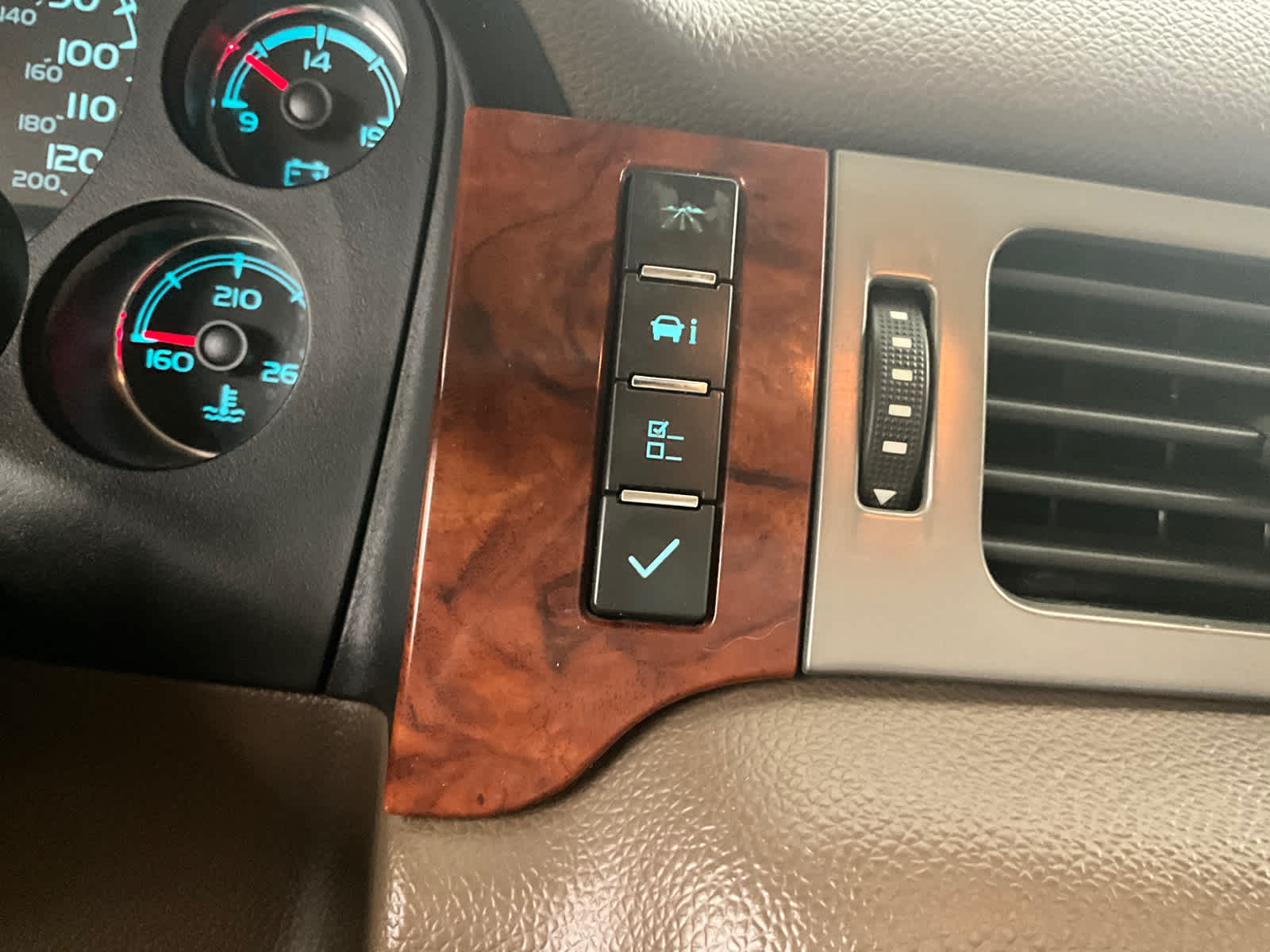 2013 Chevrolet Avalanche LTZ