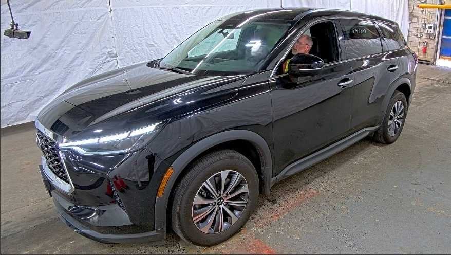 2023 INFINITI QX60 PURE