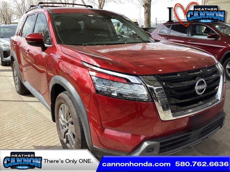 2023 Nissan Pathfinder SV