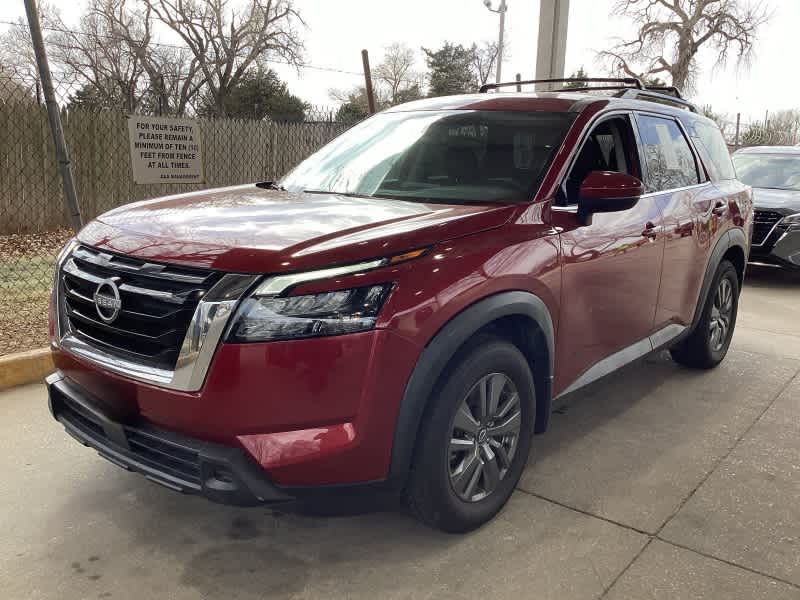 2023 Nissan Pathfinder SV