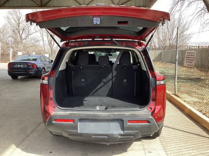 2023 Nissan Pathfinder SV