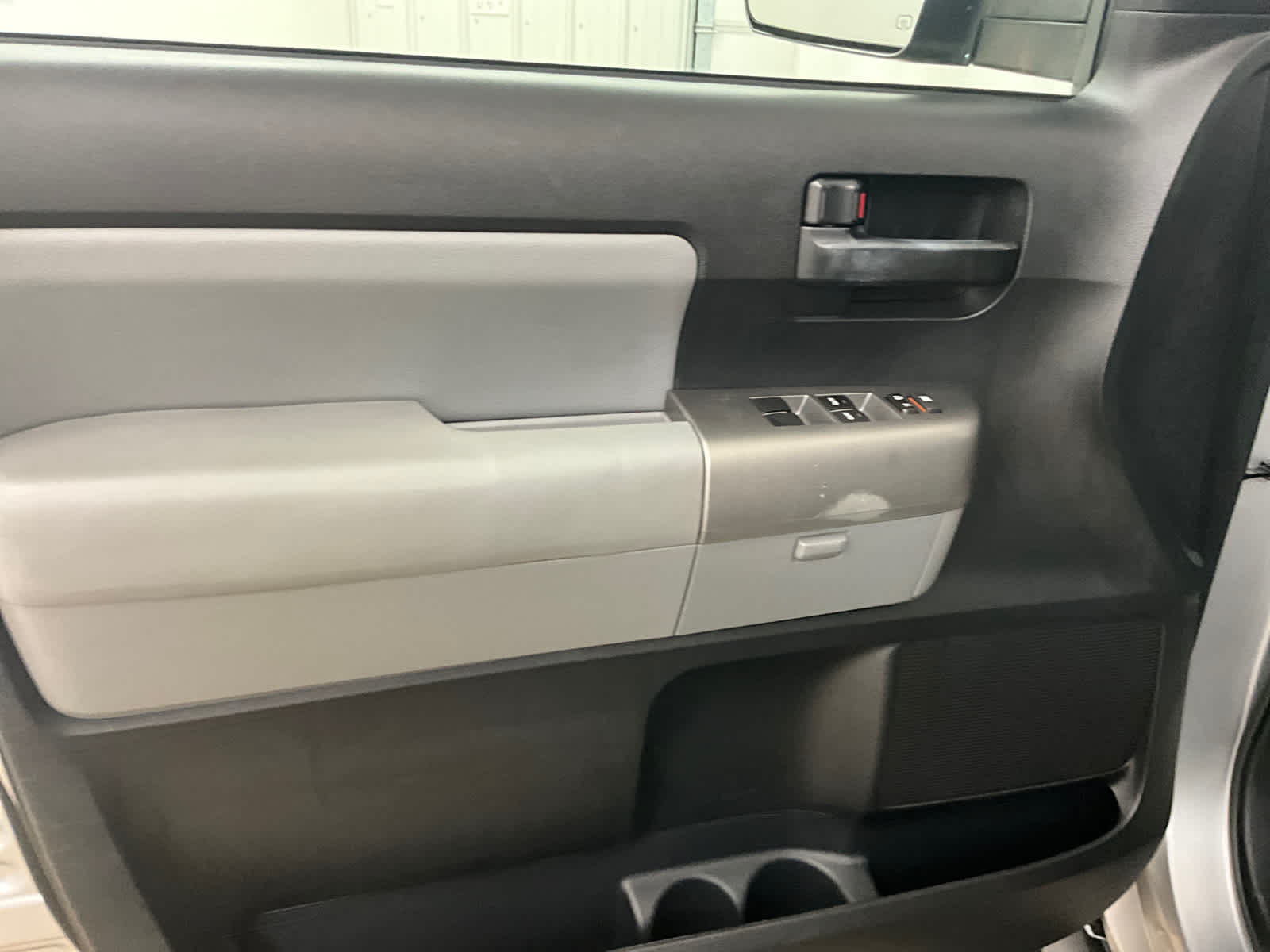 2017 Toyota Sequoia SR5
