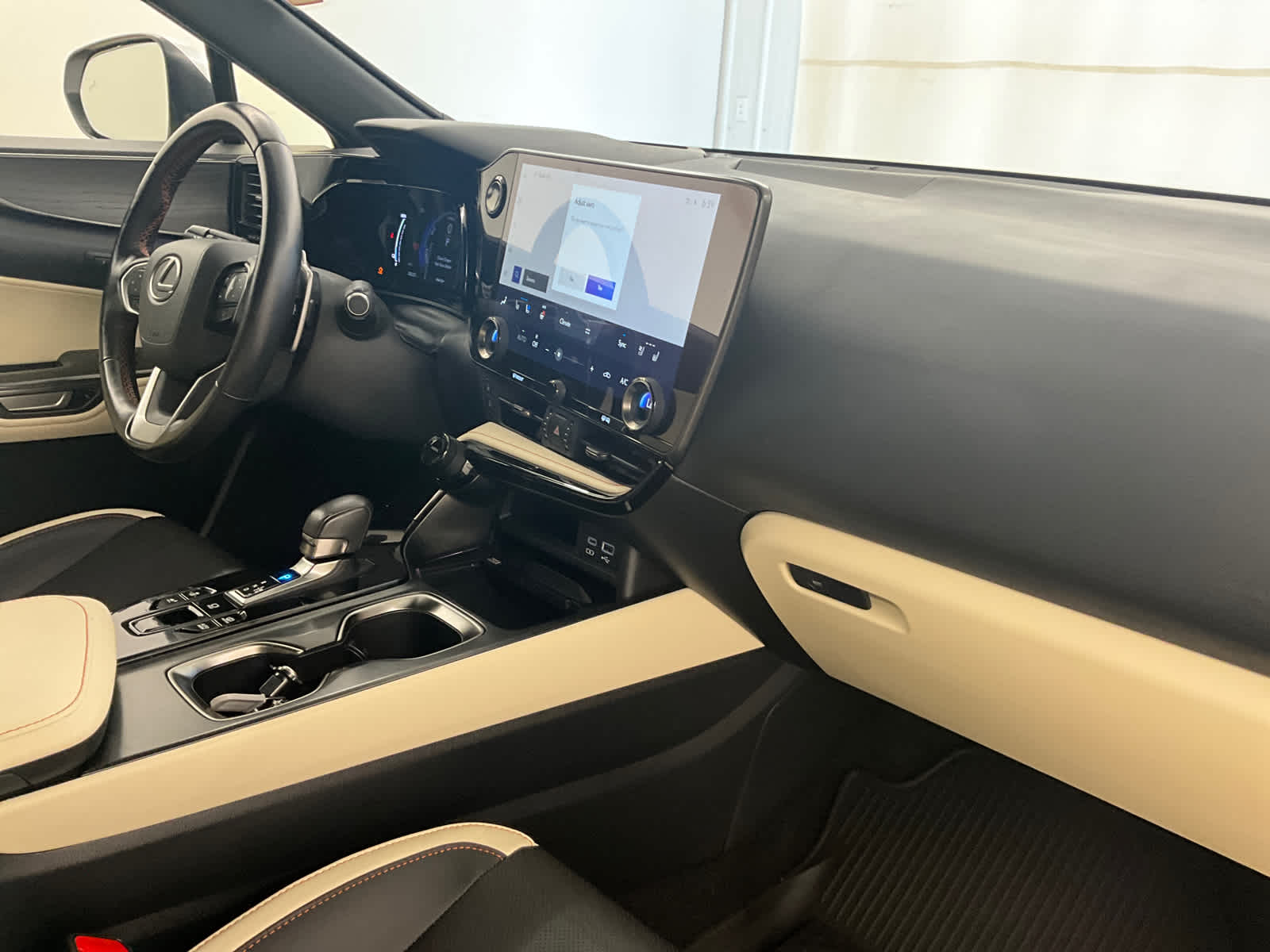 2024 Lexus NX 450h+ Luxury