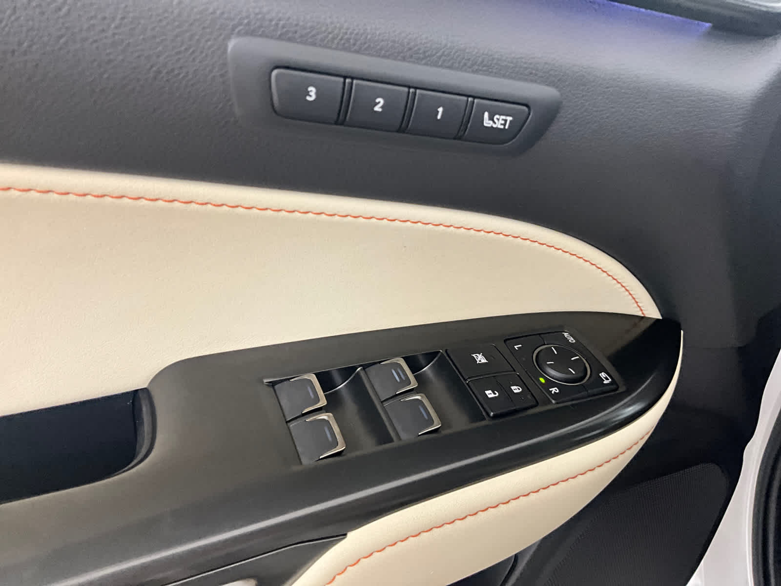 2024 Lexus NX 450h+ Luxury