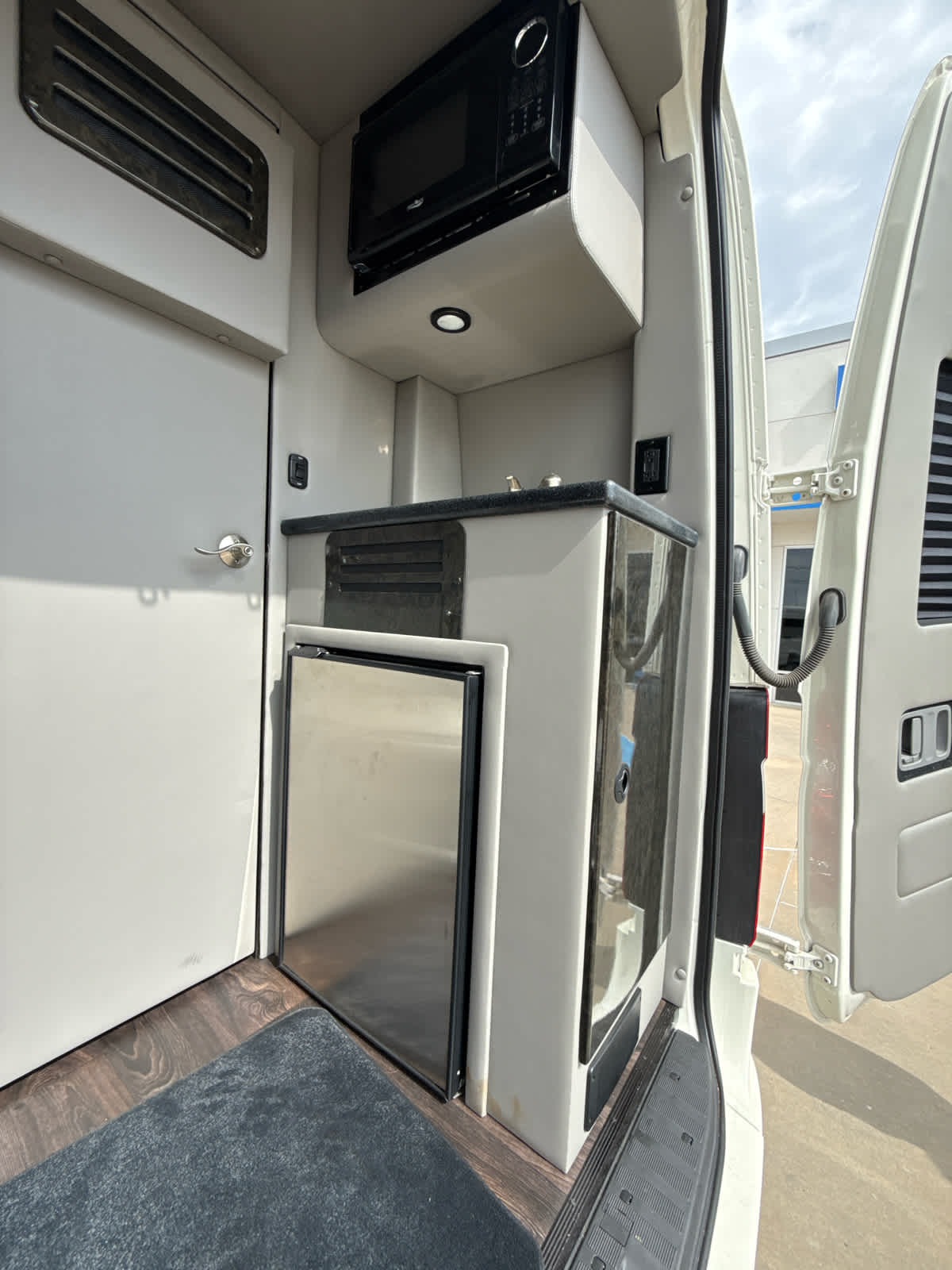 2018 Mercedes-Benz Sprinter Cargo Van Base