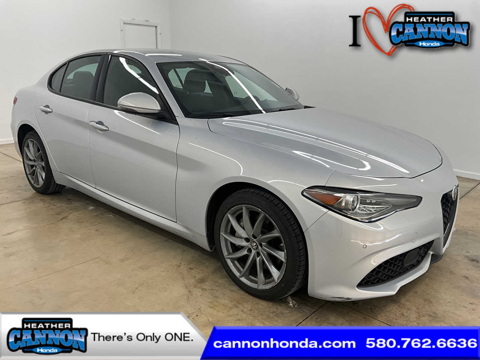 2022 Alfa Romeo Giulia Base