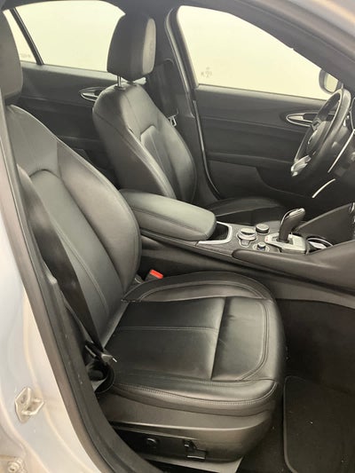 2022 Alfa Romeo Giulia Base