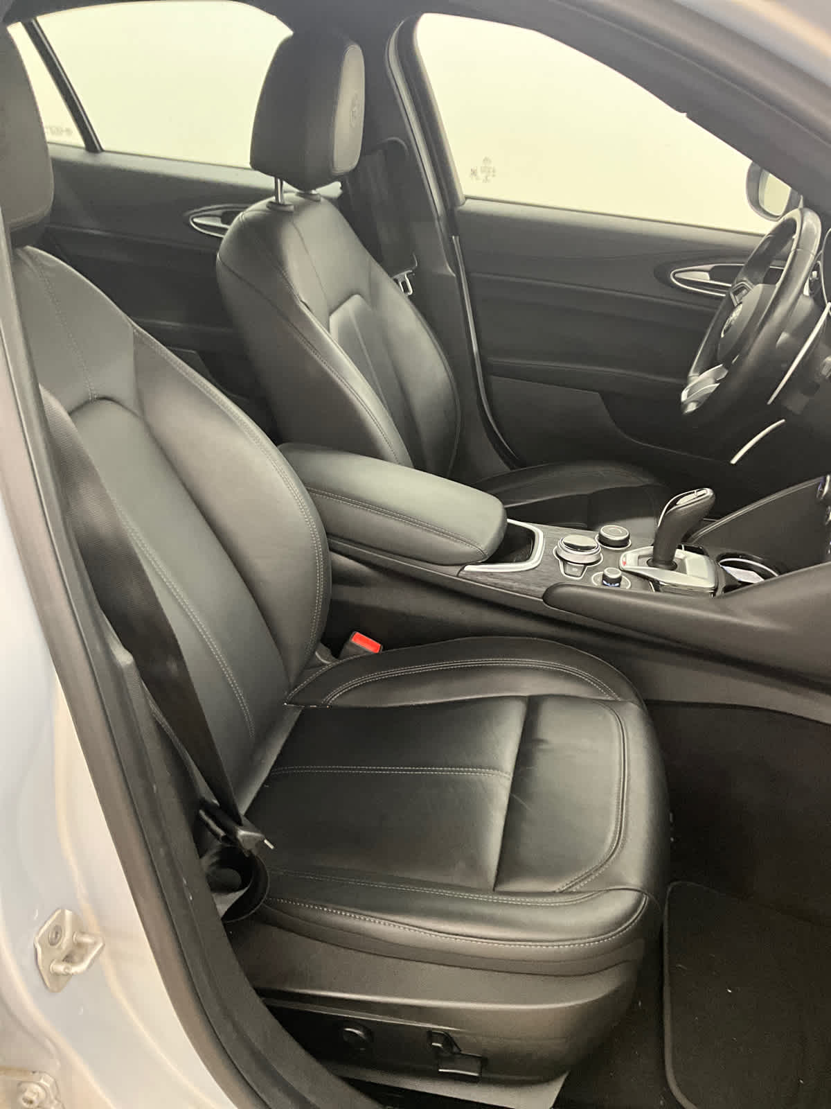 2022 Alfa Romeo Giulia Base