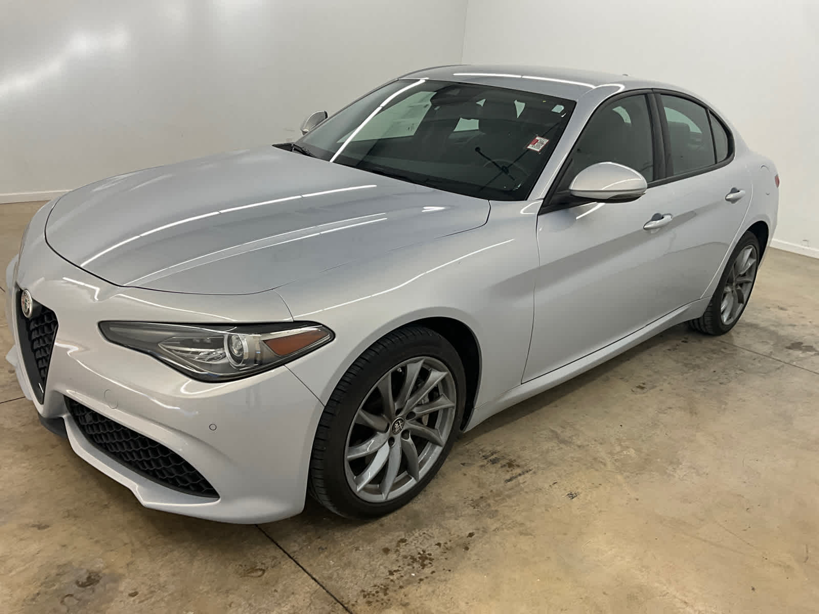 2022 Alfa Romeo Giulia Base