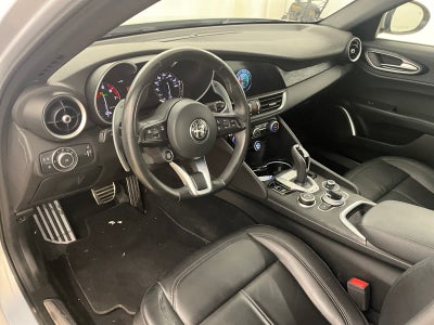 2022 Alfa Romeo Giulia Base