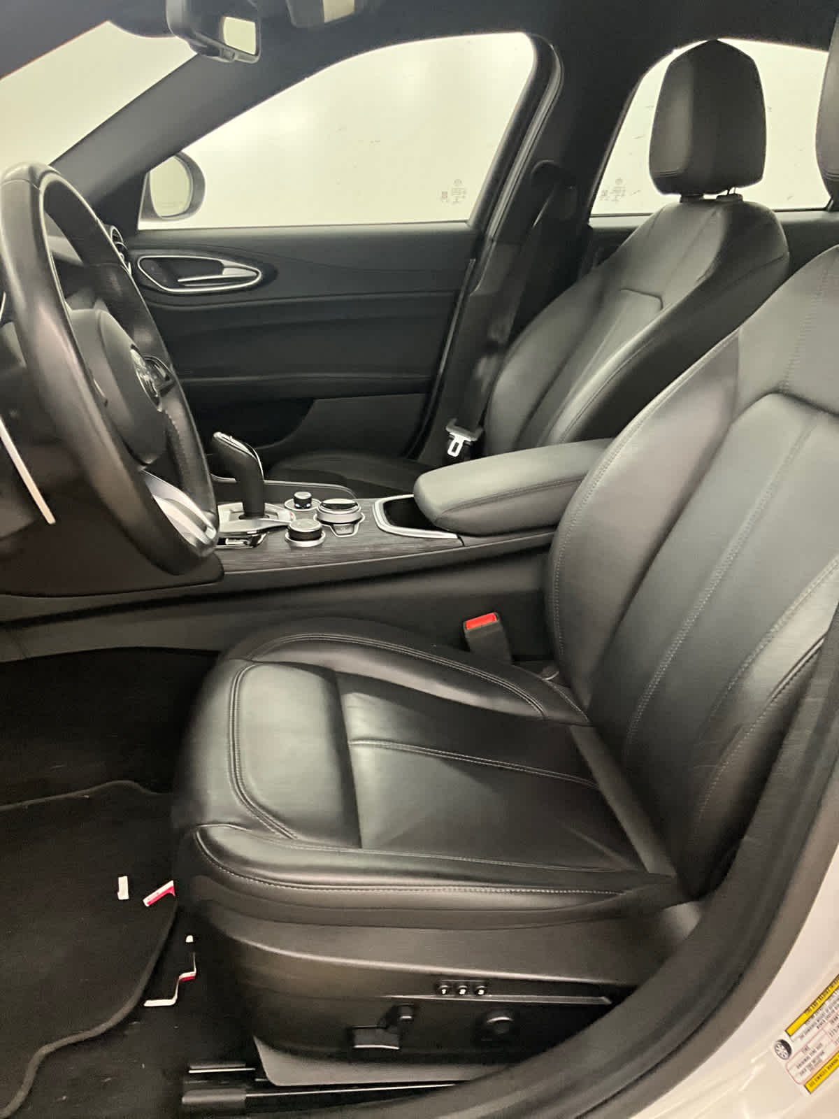 2022 Alfa Romeo Giulia Base